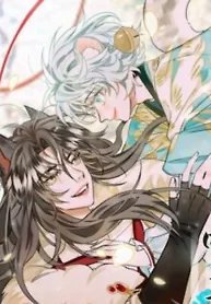 Snow Leopard Falls In Love With His Majesty